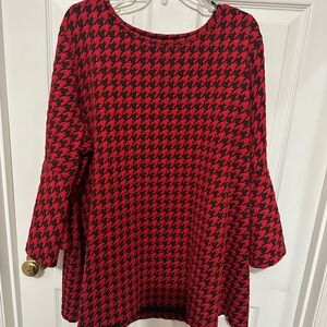 Ali Miles Red and Black Houndstooth Blouse